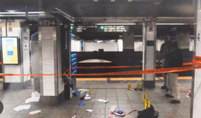 Grand Central Subway Stabbing: Police Shoot Suspect, Three Injured